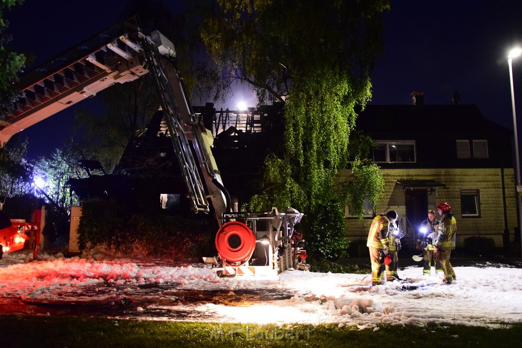 Grossfeuer Einfamilienhaus Siegburg Muehlengrabenstr P0656.JPG - Miklos Laubert